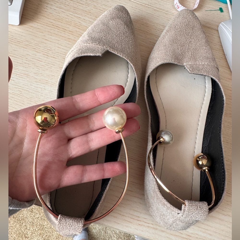 Elegant Beige Flats with Gold Accents - Picture 3 of 4